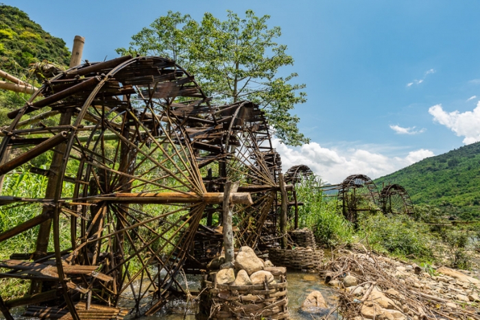 La noria en bois, symbole culturel des montagnes du Nord