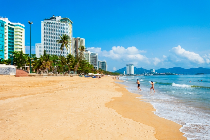 La plage de Nha Trang est l’une des plus belles plages du Vietnam