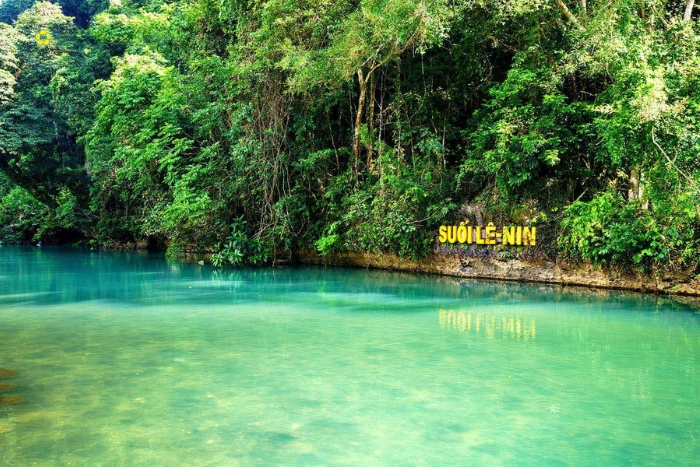 Le ruisseau de Lenin fait désormais partie du site historique de Pac Bo, au nord du centre-ville de Cao Bang