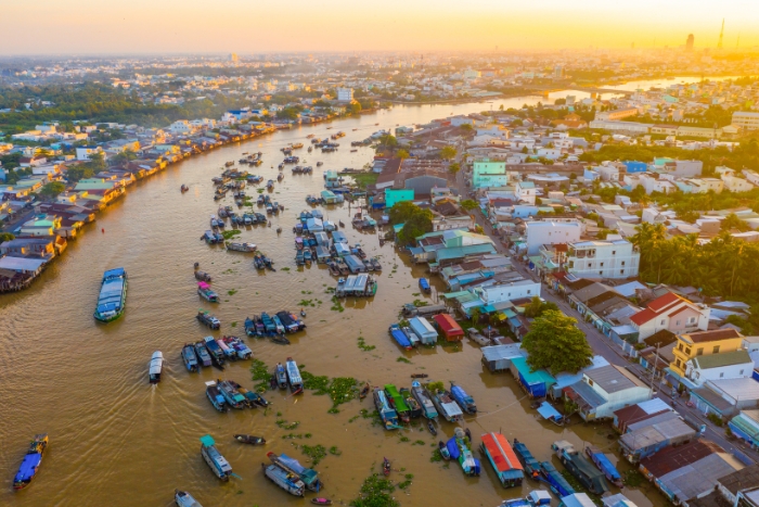 Le marché flottant de Cai Rang est animé tôt le matin