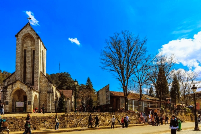 Autour de l’église de pierre de Sapa - Première promenade dans la fraîcheur des montagnes