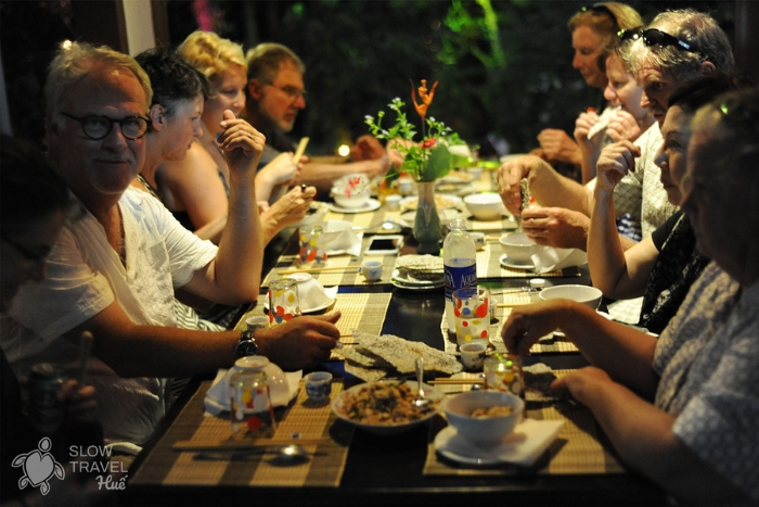 Exp&eacute;rience culinaire chez l&rsquo;habitant en petit groupe dans un village traditionnel &agrave; Hu&eacute;
