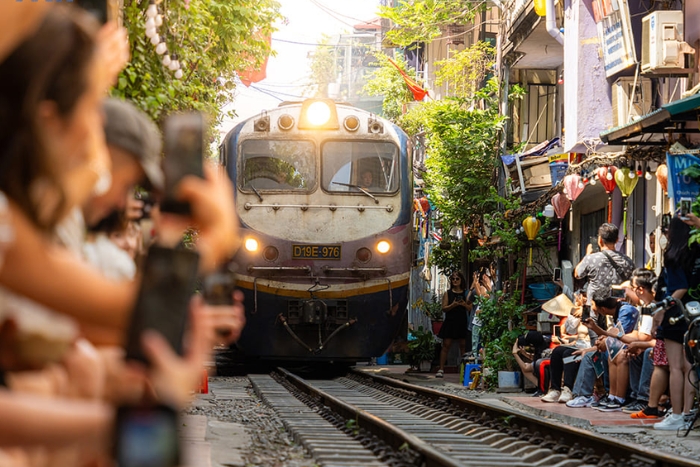 Rue de Train à Hanoi, la capitale vietnamienne