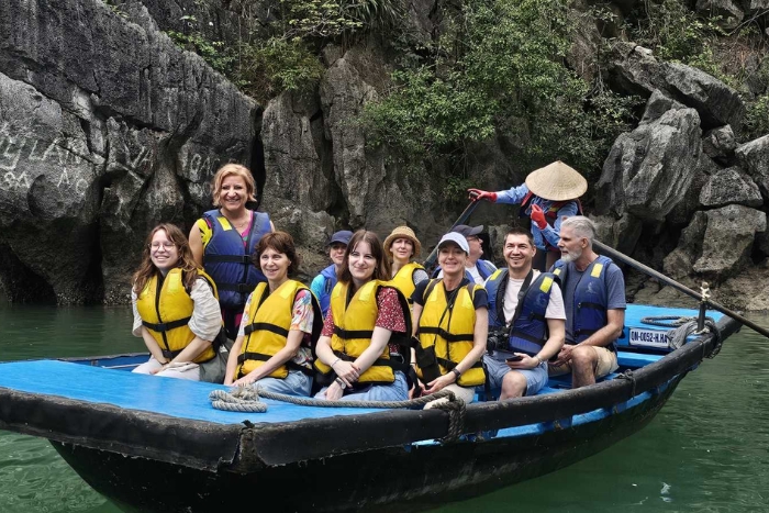 Visiter la Baie d'Halong en groupe