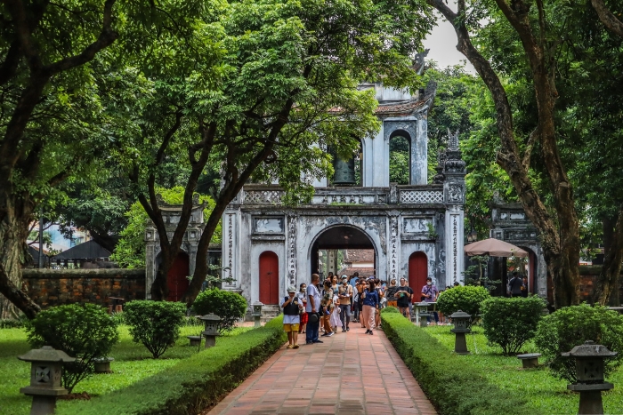 Que faire au Vietnam et Laos en 14 jours ? Visitez le Temple de la Littérature à Hanoï