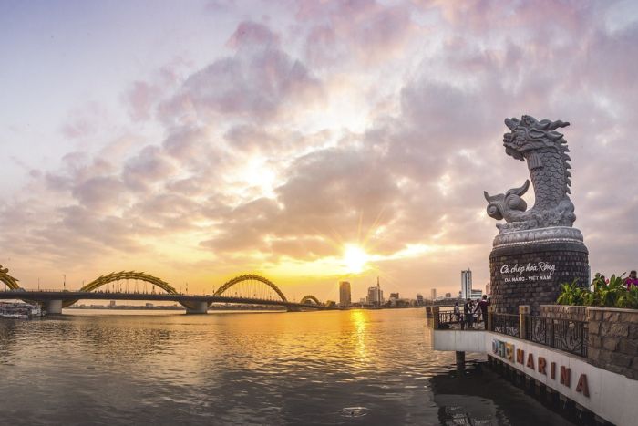 Où partir Vietnam en avril au soleil pour Pâques? Da Nang : plages lumineuses et douceur printanière