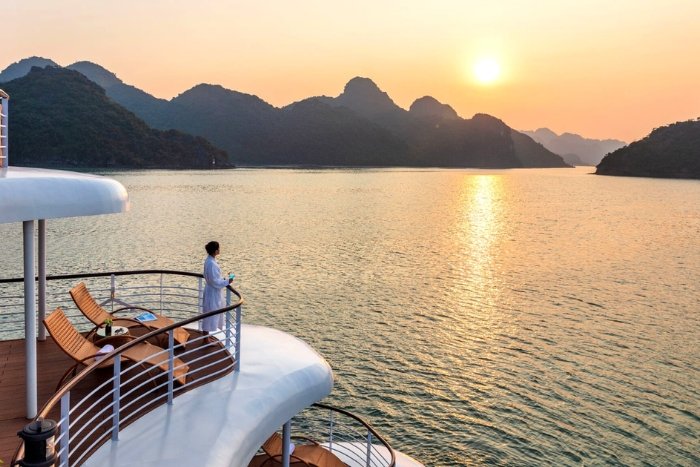 Croisi&egrave;re de luxe en baie d'Ha Long