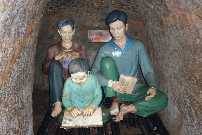 À l'intérieur des tunnels de Vinh Moc