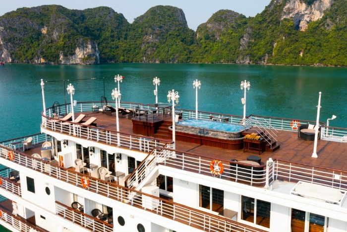 La baie d’Halong (inscrite sur la Liste du patrimoine mondial naturel)