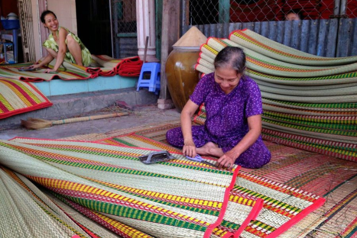 Visite d’atelier des nattes de couchage à Ben Tre - une expérience inoubliable