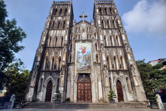 Visitez la cathédrale Saint-Joseph - une site emblématique à Hanoi