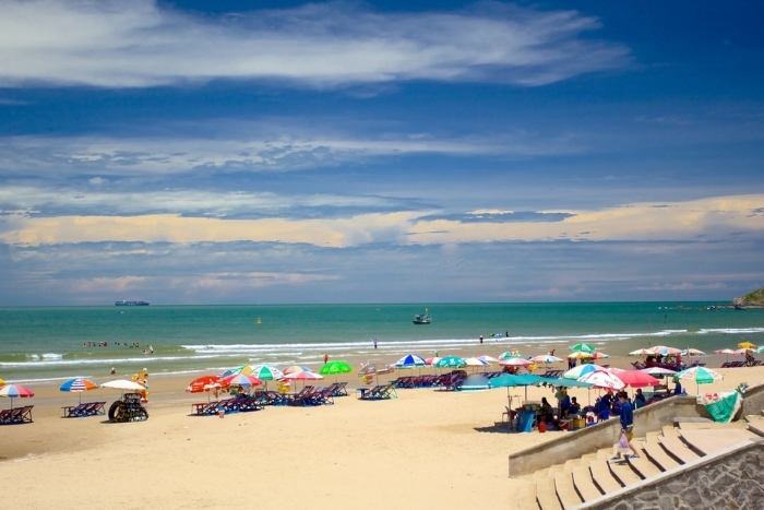 Plage de Thuy Tien est encore peu connue des circuits touristiques classiques, ce qui en fait un petit trésor 