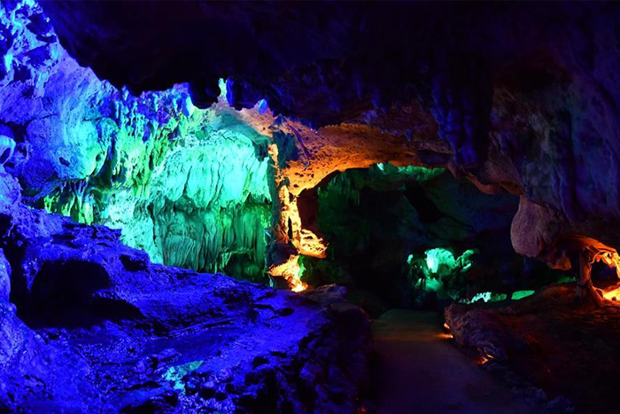 Grotte des fées Yen Bai