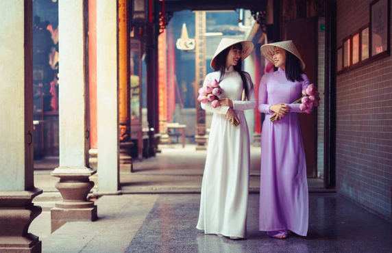 Femmes vietnamiennes en áo dài - costume traditionnelle vietnam