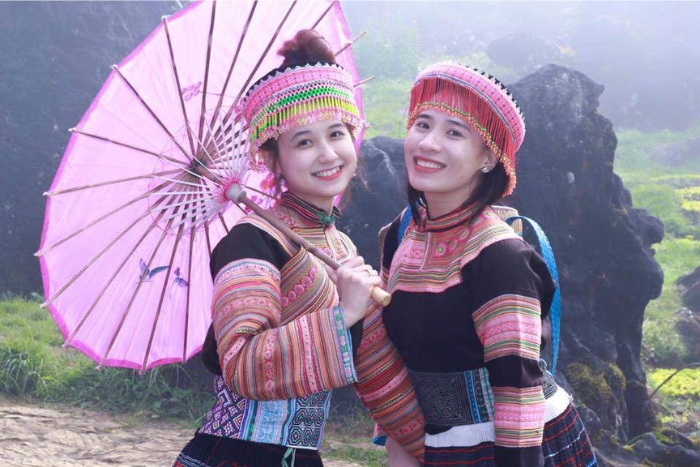 Costume traditionnel vietnam des H'mong