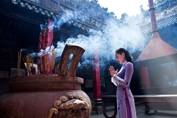 Habillez-vous respectueusement lorsque vous visitez des lieux sacrés au Vietnam