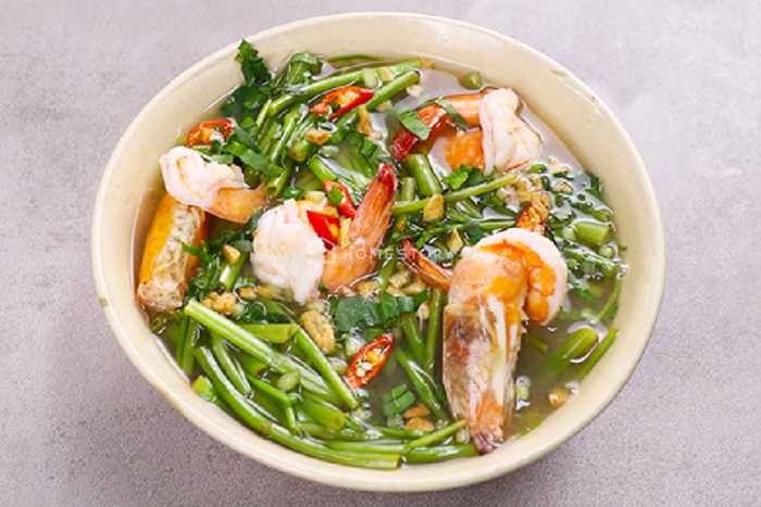 Soupe du liseron d'eau aux crevettes séchées 