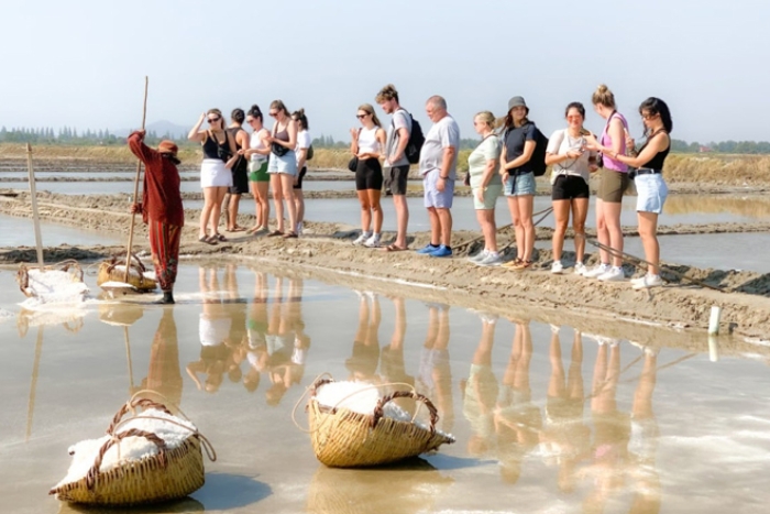 Que faire en Asie du Sud-Est en mars ? Récolte traditionnelle du sel à Kampot
