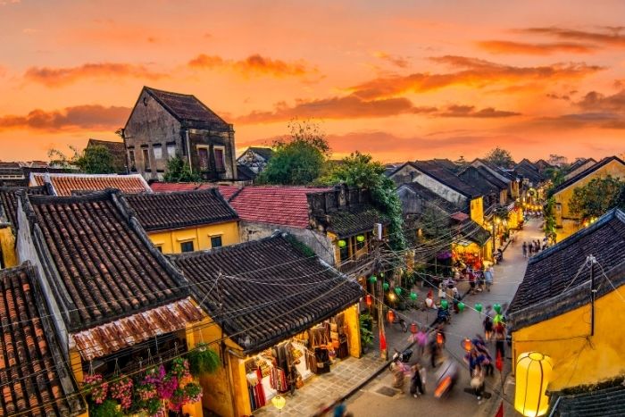 Hoi An au Vietnam entre maisons anciennes et lanternes color&eacute;es
