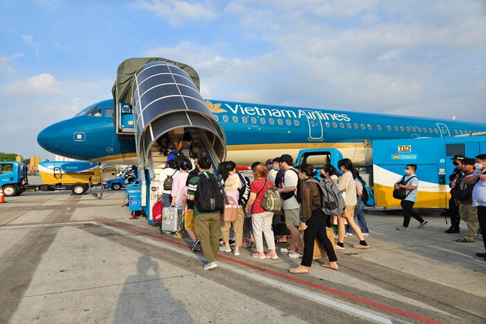 Se déplacer entre Vietnam Laos Cambogde en avion 