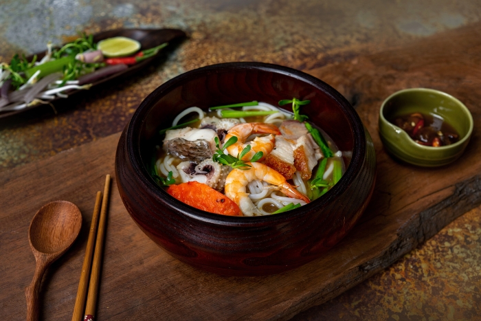 Plat incontournable du Sud Vietnam : Bún Mắm riche et parfumé